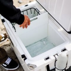 IGLOO Ultima 60 Qt Tekerlekli RotoMold Buzluk 57 Litre